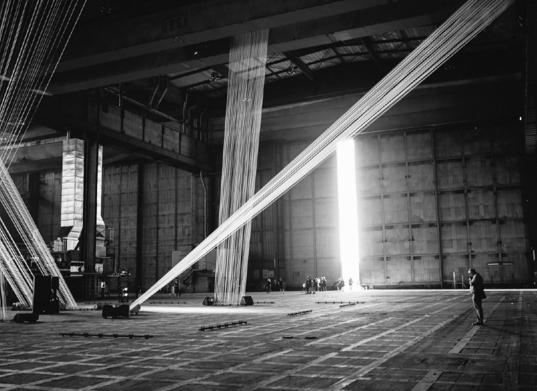 interiör från stor industrihall